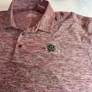 Men’s XL Under Armour Maroon Golf Polo Shirt Sheep With Golf Club Logo